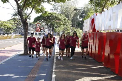Imagem ilustrativa da imagem Projeto que transforma corrida em tênis para alunos chega à sétima edição
