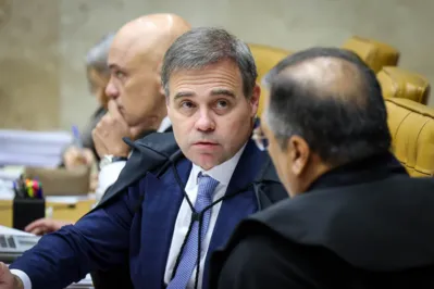 O ministro André Mendonça pediu para analisar o caso com mais tempo e interrompeu novamente o julgamento