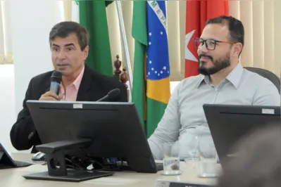 O prefeito Marcelo Belinati e o presidente da Câmara, Emanoel Gomes: verba será usada para obras na cidade em vários setores