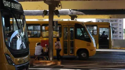 Imagem ilustrativa da imagem Tarifa de transporte coletivo em Londrina sobe para R$ 5,75