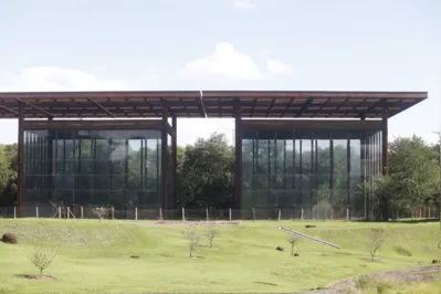 Inaugurado em 2006, o Jardim Botânico segue inacabado e com infraestrutura deteriorada
