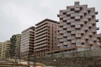 Contrariando o desperdício, as construções às pressas e os projetos extravagantes que mancharam a reputação de outras edições dos Jogos Olímpicos, Paris 2024 defendeu um modelo "sóbrio" e sustentável