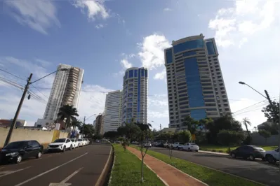 Os edifícios residenciais de alto padrão vão mudando a paisagem das ruas e avenidas próximas à Harry Prochet