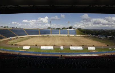 Imagem ilustrativa da imagem Estádio do Café recebe melhorias no gramado e iluminação