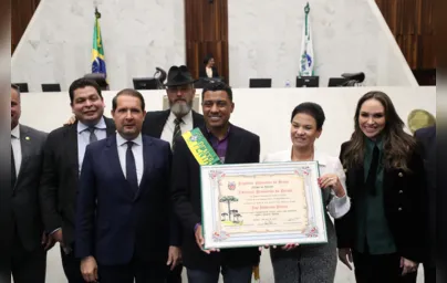 Imagem ilustrativa da imagem Kléberson recebe título de  Cidadão Benemérito do Paraná