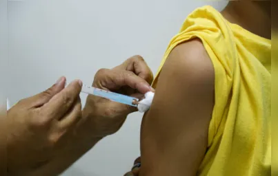 Imagem ilustrativa da imagem Londrina vacina 1.879 crianças contra dengue no primeiro dia do mutirão