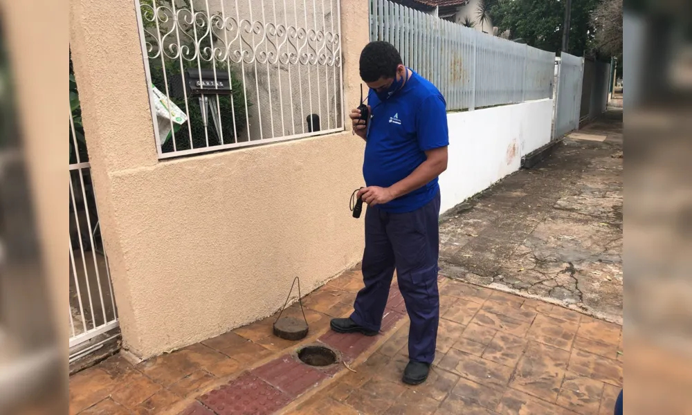 Corantes biodegradáveis são lançados em ralos e vasos sanitários