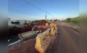 Obra na rua Tanganica interfere no trânsito e na rotina de moradores