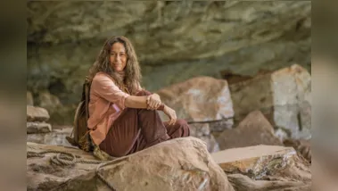 Zefa Leonel, personagem de Andrea Beltrão, em "No Rancho Fundo"