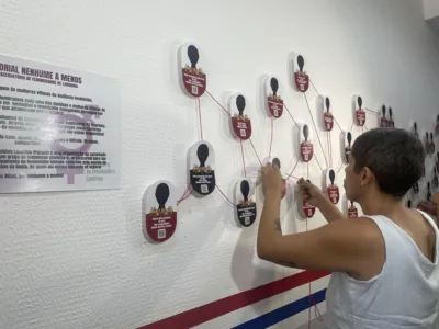 A exposição foi instalada no dia 6 e estava 
prevista para ficar na Câmara até 20 de maio