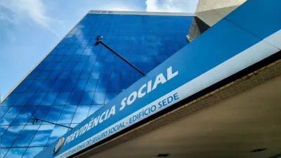 Prédio do Instituto Nacional do Seguro Social. Edfício sede do INSS. Fachada do INSS. Setor de autarquia sul