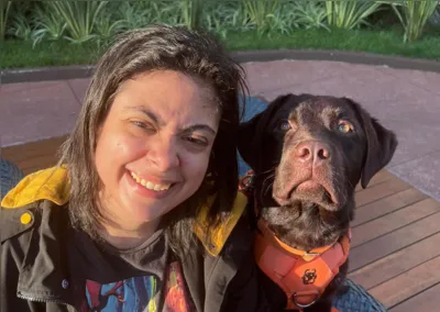 "O cão pode receber treinamento para auxiliar pessoas dentro do espectro autista, assim como pode ser um cão-ouvinte para pessoas surdas”, destaca El Zein