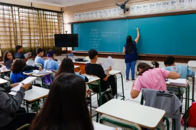 Imagem ilustrativa da imagem Justiça determina suspensão, mas APP-Sindicato mantém greve de professores