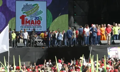 Imagem ilustrativa da imagem Lula sanciona reajuste da tabela do Imposto de Renda no Dia do Trabalho