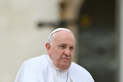 O dinheiro vem da Esmolaria Apostólica, departamento do Vaticano que faz caridade em nome do Pontífice