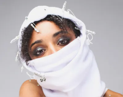 Imagem ilustrativa da imagem Rapper Luli MC mescla o ancestral e o moderno em ‘’Pede Agô’’