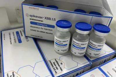 A vacina Covid-19 Monovalente (XBB) é amplamente utilizada em outros países e tem a vantagem adicional de ser adaptada para a variante XBB.1.5, uma subvariante da Ômicron que apresenta alta resistência imunológica e se propaga rapidamente