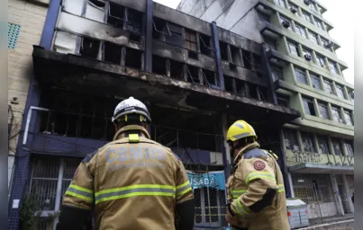Imagem ilustrativa da imagem Polícia investiga incêndio que matou 10 em pensão em Porto Alegre