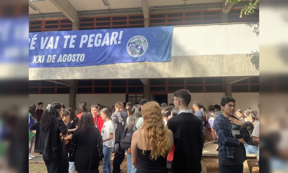 O primeiro dia de aula dos calouros movimentou o campus da UEL