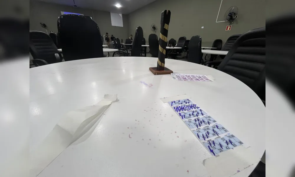 Imagem ilustrativa da imagem Bingo clandestino funcionava em galpão com placa de 'Aluga-se' no centro