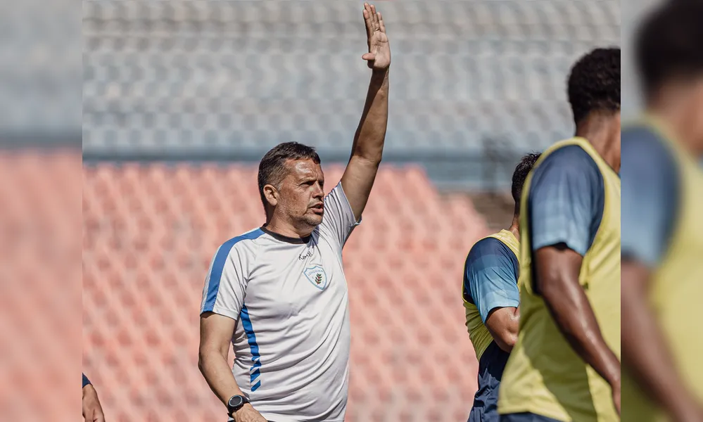 “O Londrina veio aqui no ano passado e está vindo aqui de novo. Não sei se o Coritiba e o Athletico vieram no ano passado. Esse ano não vem. Por que o Londrina vem toda vez?”, questionou Claudinei