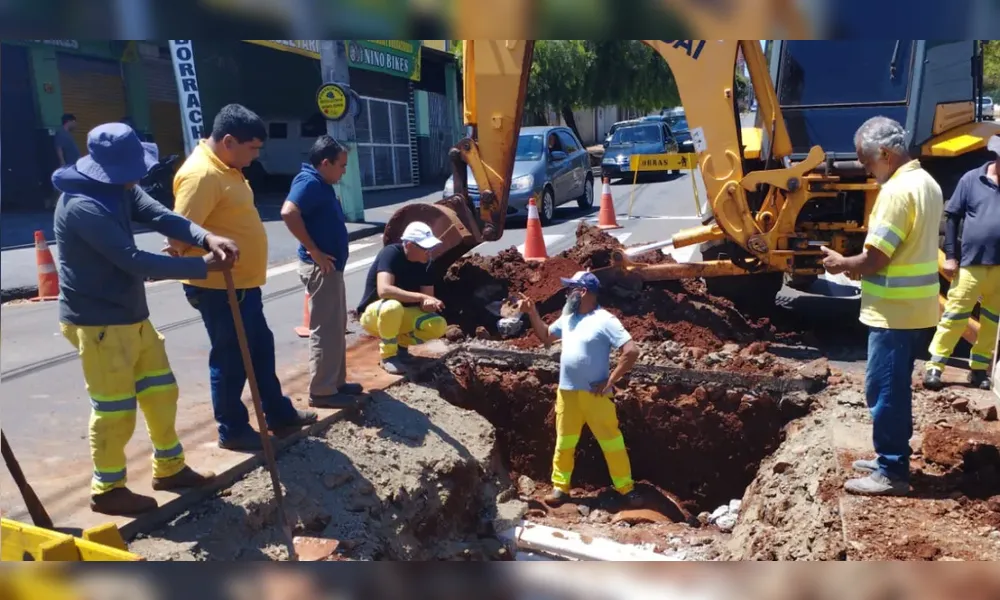 Imagem ilustrativa da imagem Instalação de fibra ótica danifica galeria pluvial na zona leste de Londrina