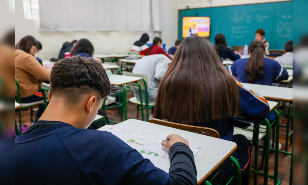 Imagem ilustrativa da imagem Parceiro da Escola: diretor geral da Seed explica cenário e próximos passos