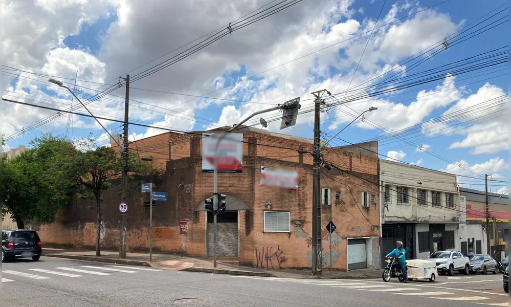 Imagem ilustrativa da imagem Prefeitura libera alvará de demolição do Motel Tijolinho