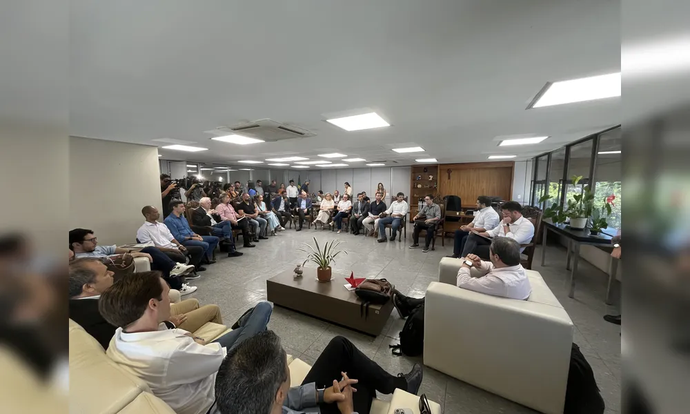 Imagem ilustrativa da imagem Tiago Amaral anuncia fusão de secretarias e interina na Educação