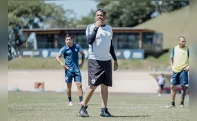Arbitragem do Campeonato Paranaense volta a irritar Claudinei