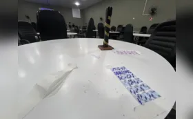Bingo clandestino funcionava em galpão com placa de 'Aluga-se' no centro