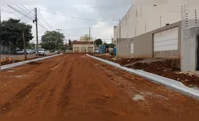 Empresa é notificada por atraso em obra na rua Itajaí