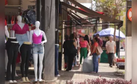 Sincoval 'corre atrás' de CCT no comércio para negociar feriados