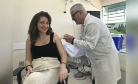 Mesmo com frio, plantão de vacinação registra bastante procura