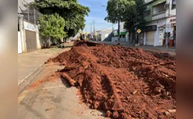 Obras com escavações impactam trânsito e rotina na área central de Londrina