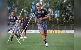 Tubarão fecha contratação de meia do Ceará