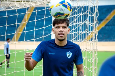 Depois de altos e baixos em 2024, Pablo tenta se firmar como camisa 9 do Londrina na próxima temporada