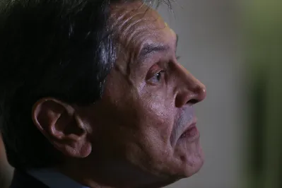 Brasília - Presidente Nacional do Partido Trabalhista Brasileiro (PTB), Roberto Jefferson, fala à imprensa após reunião com o presidente Michel Temer, no Palácio do Planalto (Valter Campanato/Agência Brasil)