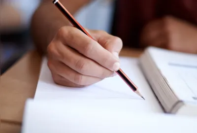 Imagem ilustrativa da imagem Alunos terminam ensino médio sem saber calcular porcentagem, aponta Ideb