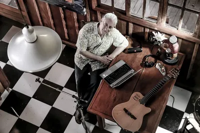 Bernardo Pellegrini: show no Bar Valentino terá sete músicas de Dinamite Pura e também canções de outros trabalhos