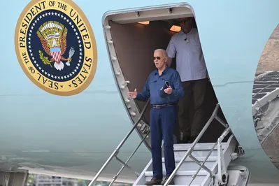 O presidente dos EUA, Joe Biden, chegou no domingo (17) a Manaus; ele foi acompanhado pelo cientista Carlos Nobre, da USP
