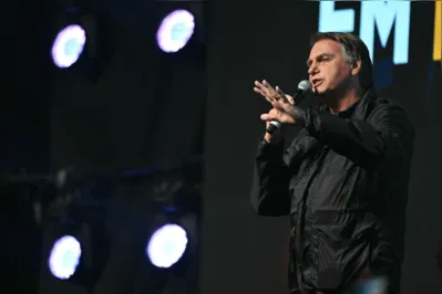 Imagem ilustrativa da imagem Bolsonaro desviou R$ 6,8 milhões em joias e presentes, diz PF após corrigir estimativa