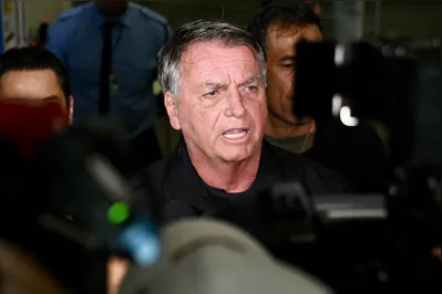 Imagem ilustrativa da imagem Bolsonaro diz acordar 'todo dia com a sensação da PF na porta'
