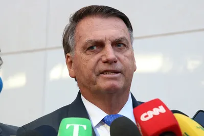 Imagem ilustrativa da imagem Bolsonaro pede anulação da delação de Cid e afastamento de Moraes