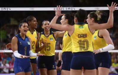 Com 100% de aproveitamento, a seleção brasileira feminina de vôlei está no páreo por mais um ouro olímpico