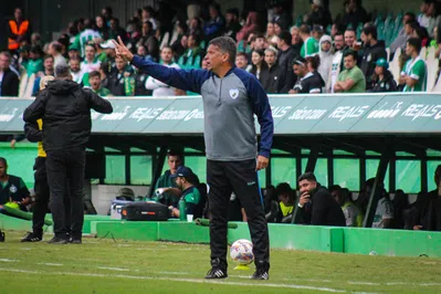 O técnico Claudinei Oliveira elogiou o comprometimento de seus novos atletas por terem se colocado à disposição mesmo com poucos dias de treinos junto aos companheiros