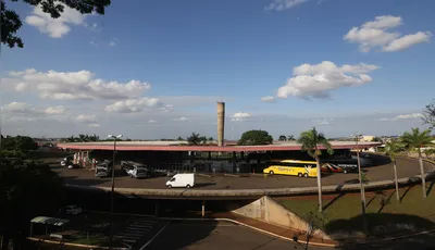 Com uma série de problemas, Rodoviária de Londrina deve passar para a administração privada, mas os que trabalham no local têm medo de que isso encareça o espaço e os serviços
