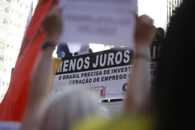 São Paulo  SP 18/06/202 Centrais sindicais fazem Ato contra os juros altos, na frente do Banco Central. Foto Paulo Pinto/Agencia Brasil