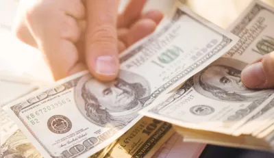 Imagem ilustrativa da imagem Bolsa bate recorde e dólar vai a menor valor desde outubro