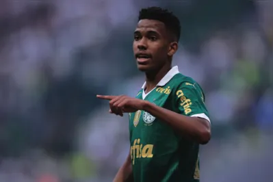 Estêvão voltou ao time titular no clássico contra o São Paulo e deve ser "escape" pela direita contra o Botafogo